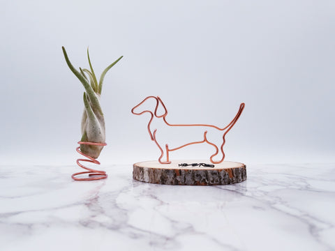 Wire sculpture of dachshund dog