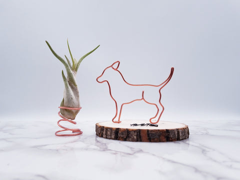 Wire sculpture of Chihuahua dog